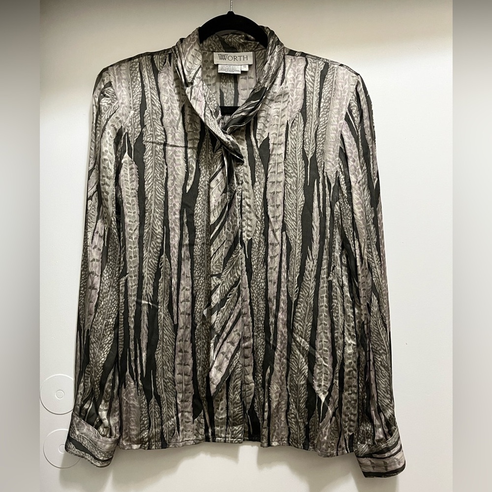 VTG Worth women’s 100% silk feather print, button down tie neck blouse, size 10